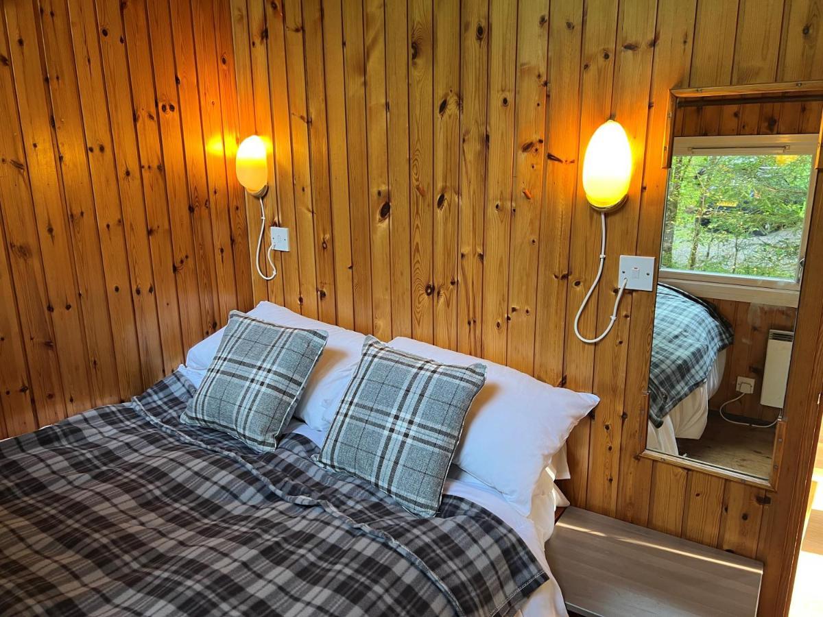 Loch Aweside Forest Cabins Dalavich ภายนอก รูปภาพ